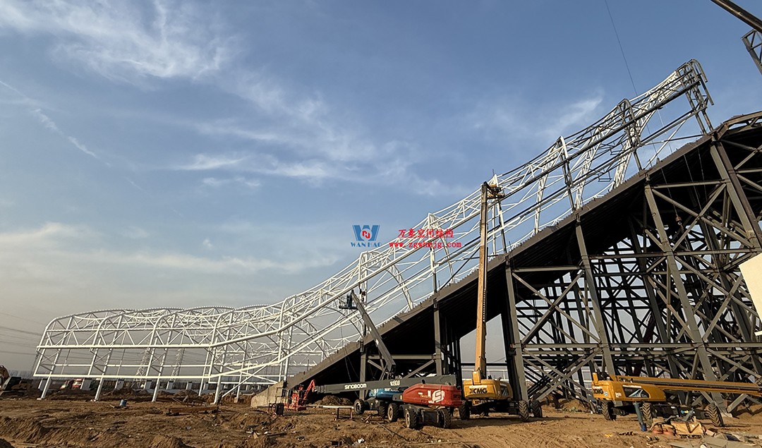 备受青睐的钢膜结构建筑景观