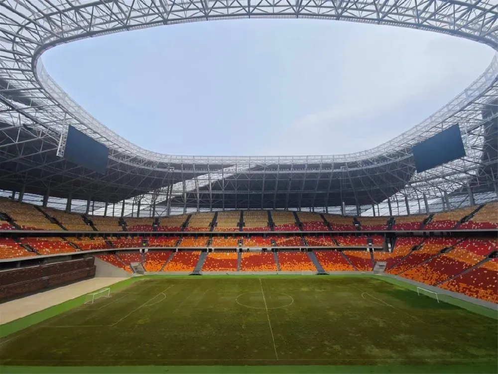 万豪集团匠心助力,6月齐聚重庆龙兴足球场为国足呐喊助威!