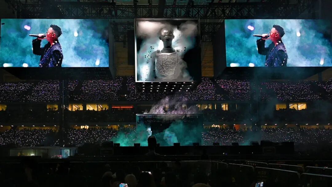 超震撼!重庆龙兴足球场嗨声响彻云霄 超震撼!重庆龙兴足球场嗨声响彻云霄