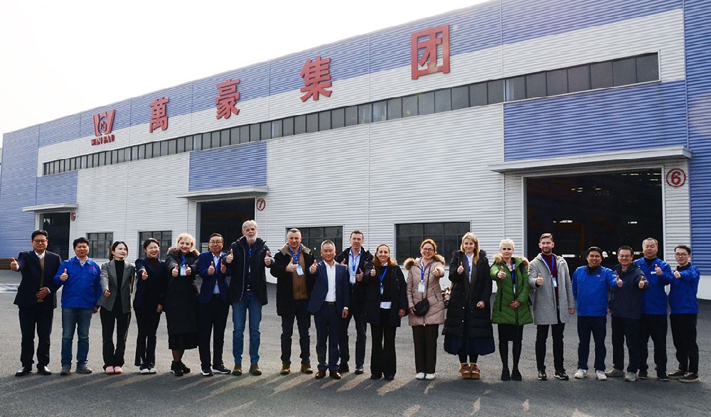 塞尔维亚国家展览馆代表团莅临浙江萬豪集团考察交流