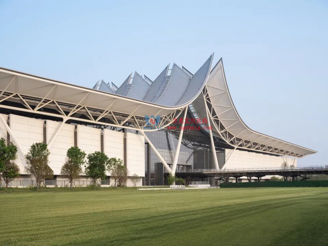 中原会展二期竣工！浙江萬豪集团助力打造城市巨型天幕